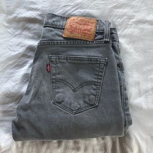 VINTAGE LEVI JEANS